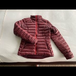 Like new North Face Down Puffer Jacket